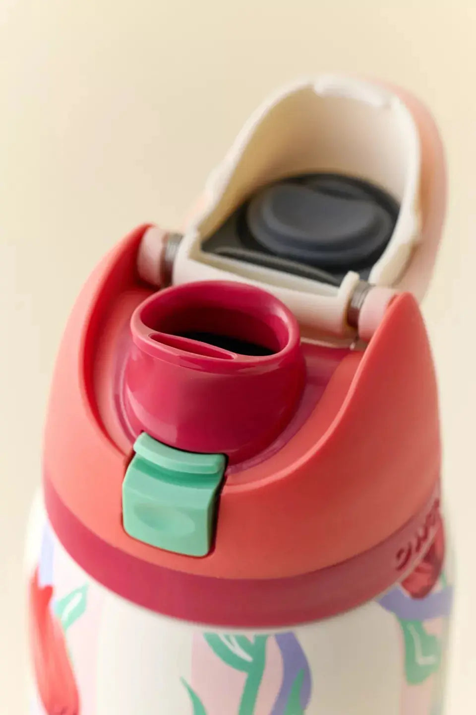 Owala UO Exclusive FreeSip 32 oz Water Bottle Ovvala